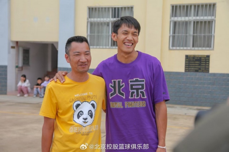 那一封信的故事還在延續(xù) 矣進宏母校的師生們來到北京了！