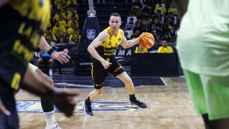 NBA初代老六，42歲進(jìn)入生涯巔峰？！
