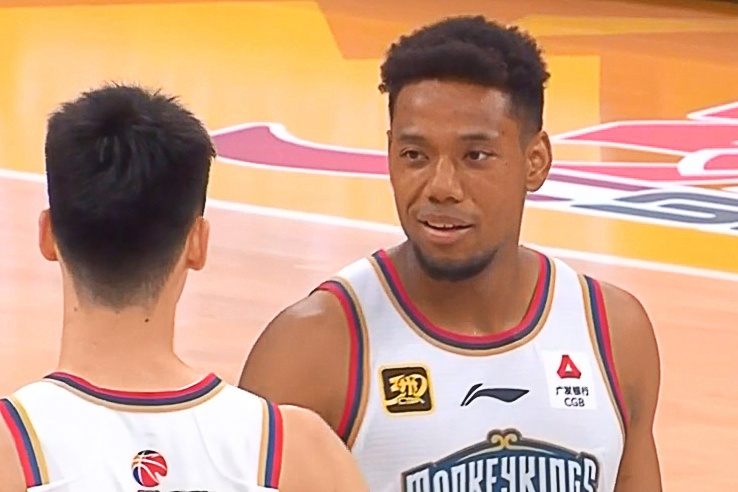 手感不錯(cuò)！祝銘震半場6中4&3記三分拿下11分4籃板